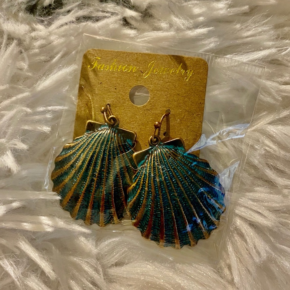 Seashell earrings